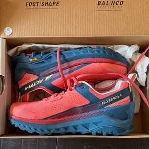 Altra Olympus 4 Shoes